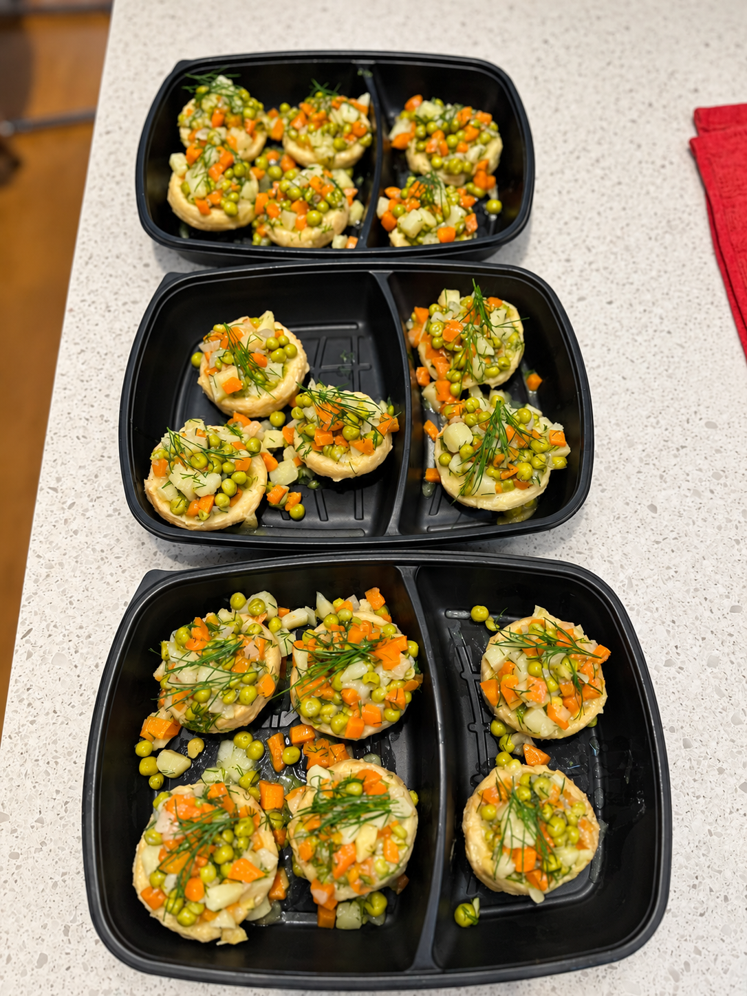 Vegetable-filled artichokes